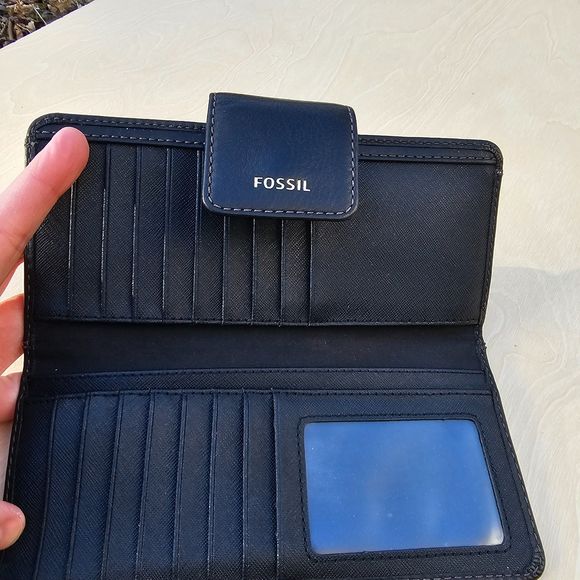 Fossil Madison Slim Clutch Wallet, Pre-owned - Picture 8 of 8